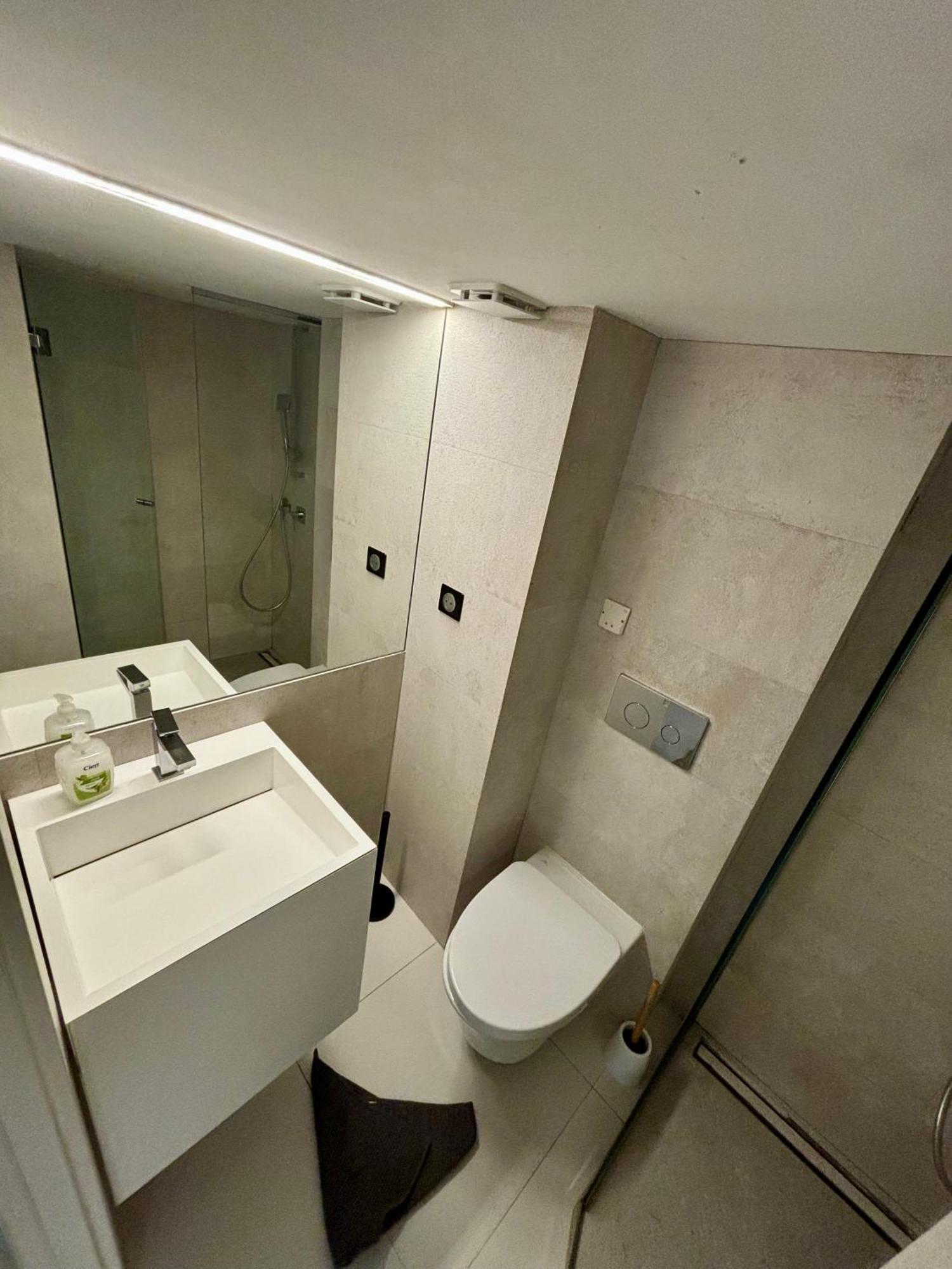Studio A Louer Au Coeur Du Carre Dor A Nice, Rue Dalpozzo A 150 Metres Des Plages Kültér fotó